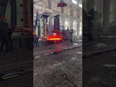 Forja de anéis para flanges em grande escala